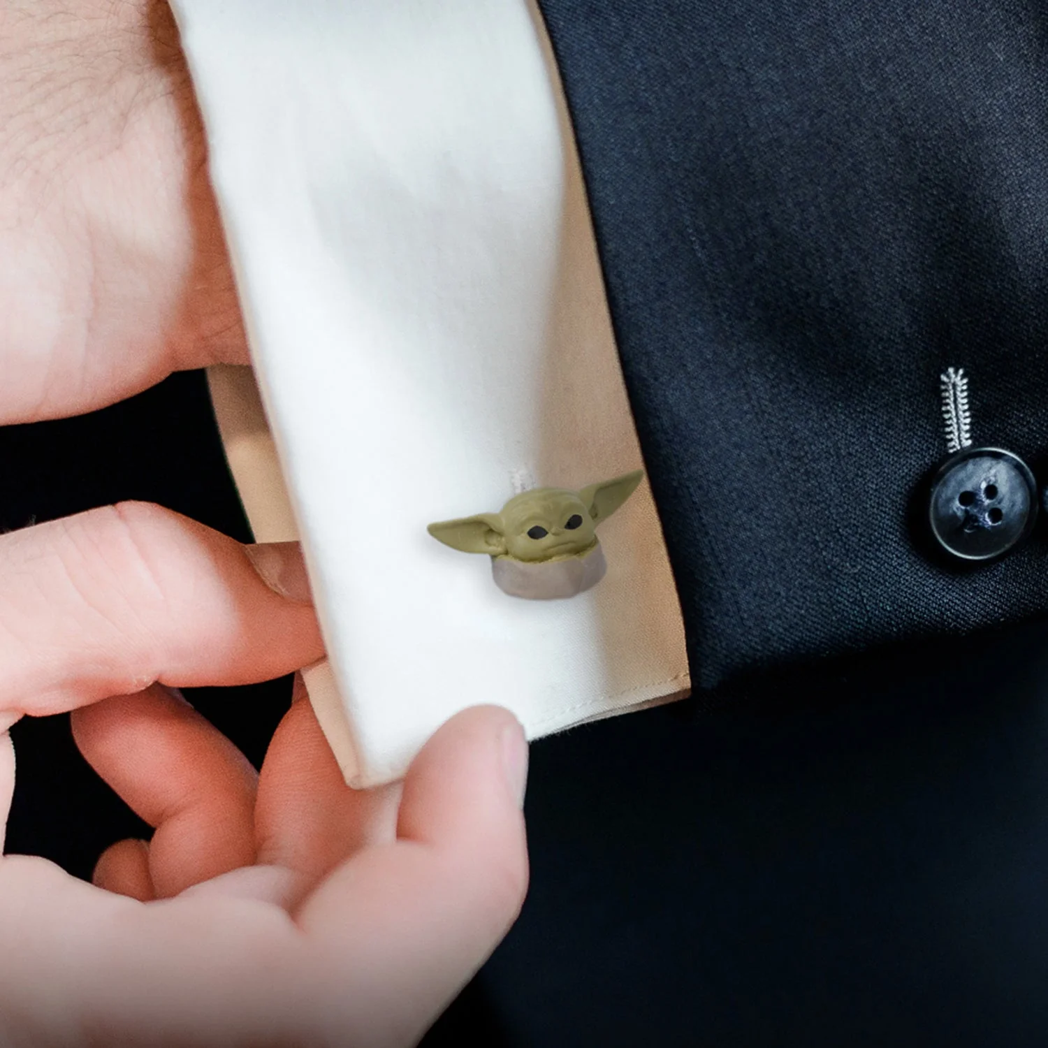 Star Wars The Mandalorian Grogu 3D Sculpted Cufflinks - Image 4