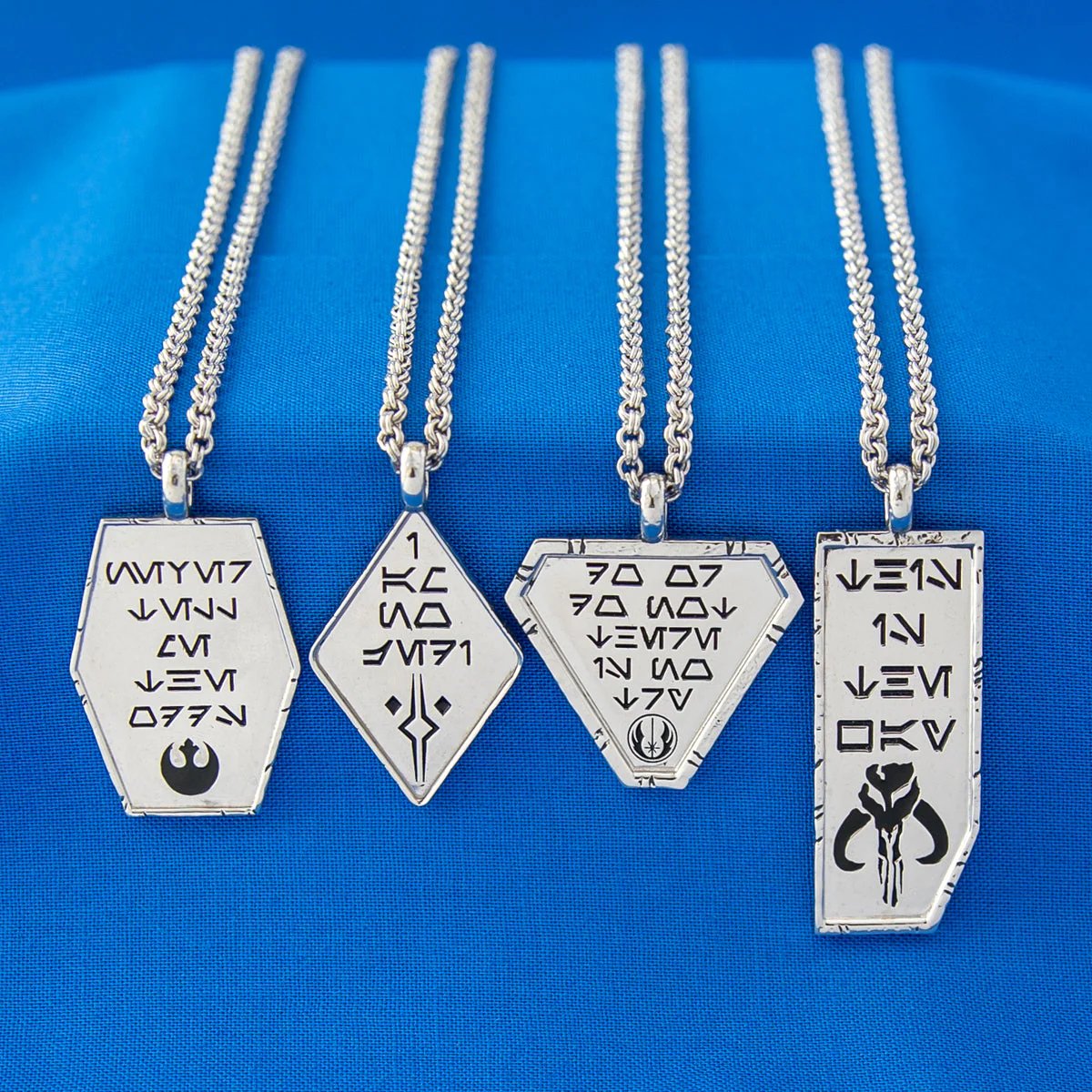 Star Wars x RockLove This is the Way Mandalorian Necklace - Image 8