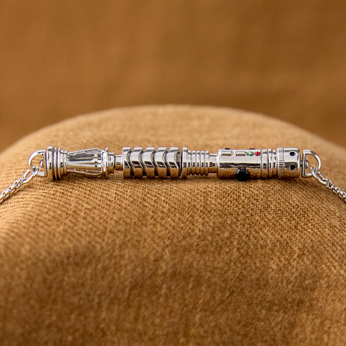 Star Wars x RockLove Elemental Nature Lightsaber Workshop Necklace - Image 5
