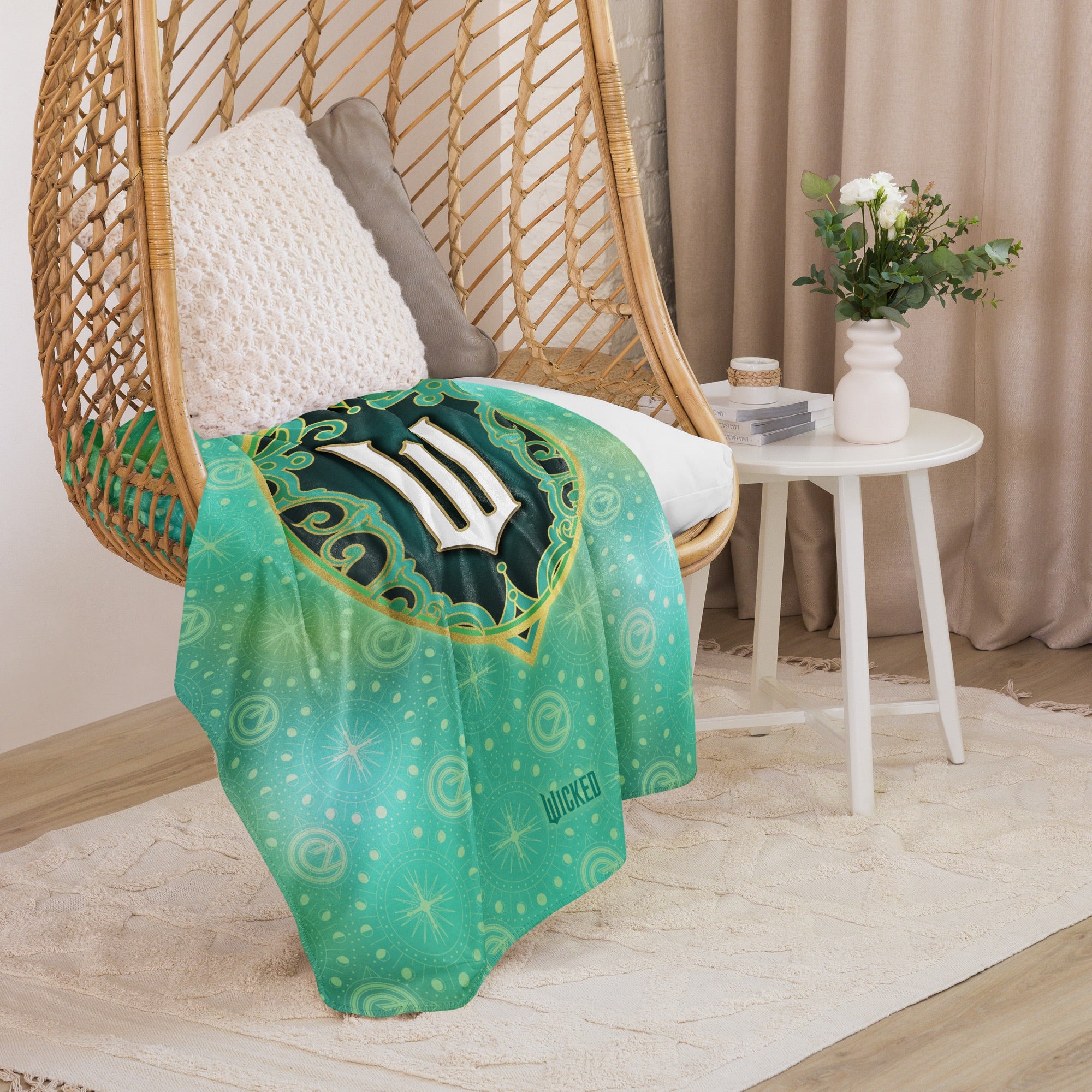 Wicked Oz Pattern Sherpa Blanket - Image 3